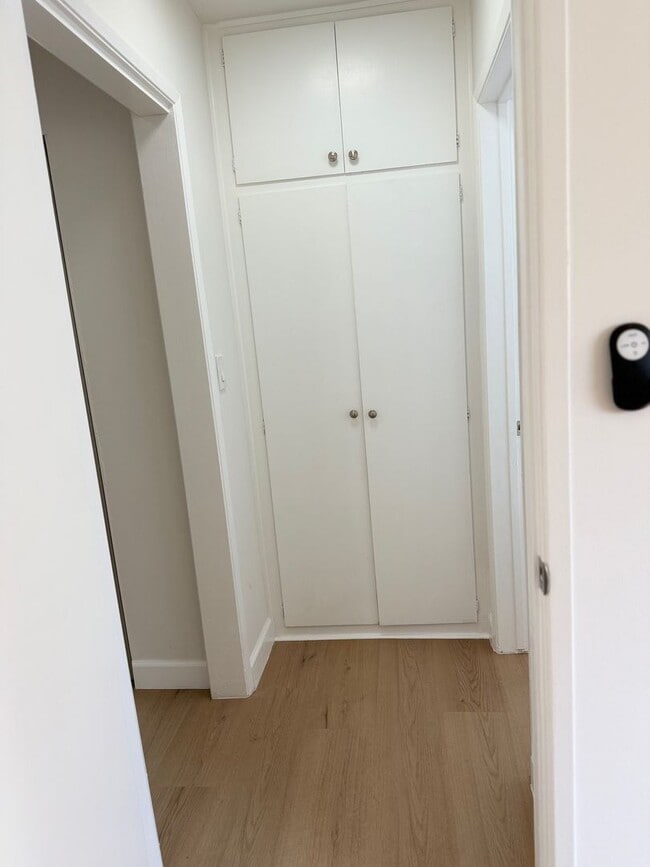 Foto del interior - Spacious Units available - Great Location! -- Hollywood