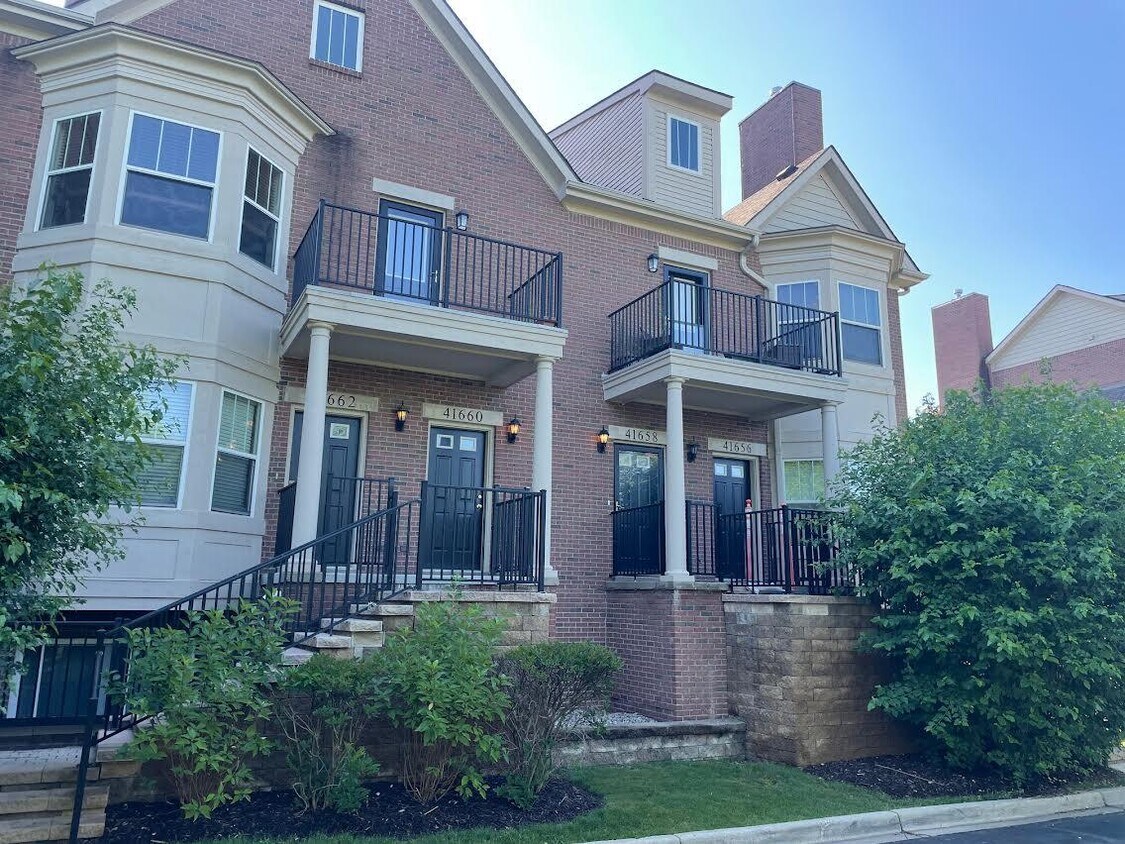 41656 Tera Ln, Novi, MI 48375 Condo for Rent in Novi, MI