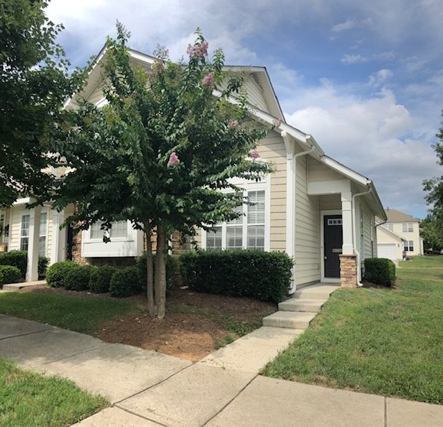 Primary Photo - End Unit Townhome in Callonwood, Matthews!...