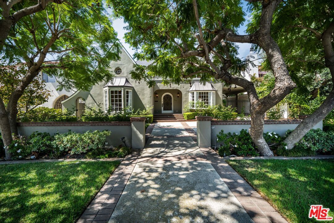 Foto principal - 215 S McCarty Dr