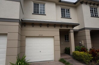 Building Photo - 2032 Nassau Dr
