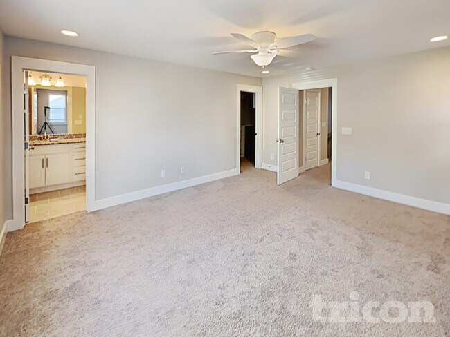 Building Photo - 1326 Sula Dr