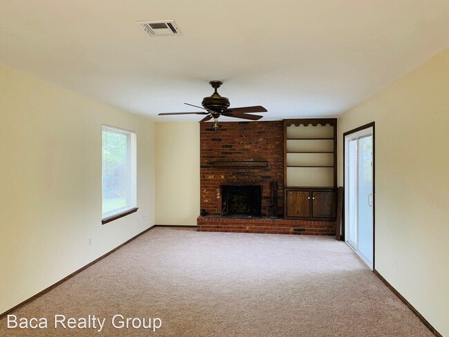 Foto del edificio - 3 br, 2 bath House - 1215 Churchill Blvd