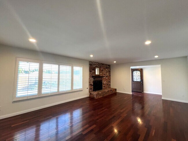 Foto del edificio - Charming and Spacious La Mesa Home