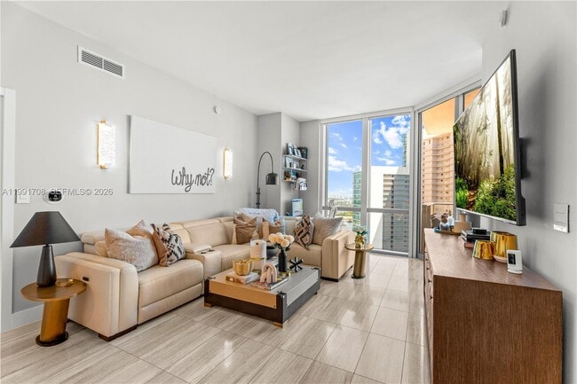 Foto del edificio - 851 NE 1st Ave