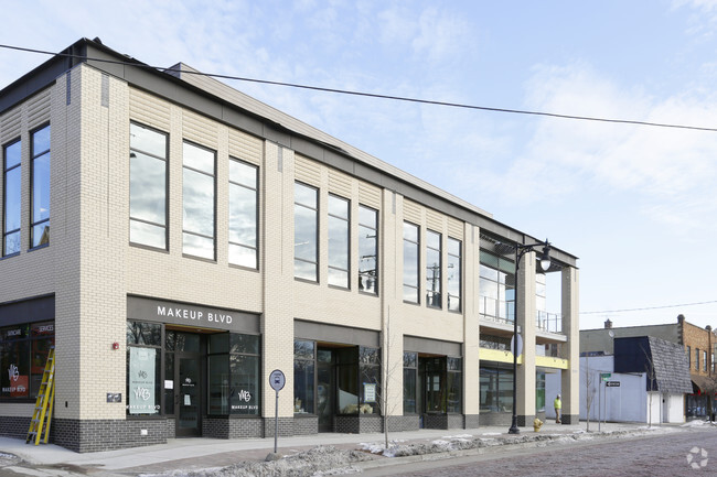 Building Photo - Freyling Mendels Apartments