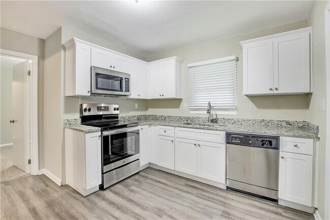 Foto del edificio - 3527 Glenview Dr SW