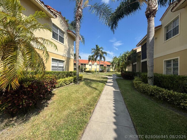 Building Photo - 1241 SW 46th Ave
