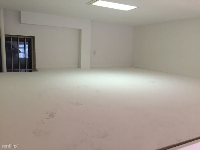 Foto del edificio - 525 E 83rd St