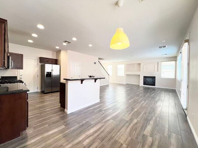 Foto del edificio - 563 Newberry Springs Dr