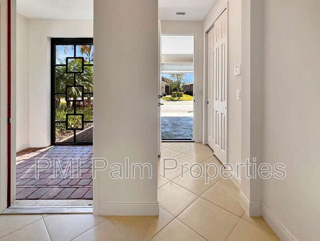 Foto del edificio - 9870 SW Trumpet Tree Cir