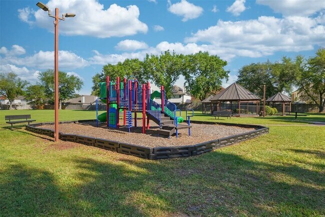 Building Photo - 8930 Deer Meadow Dr