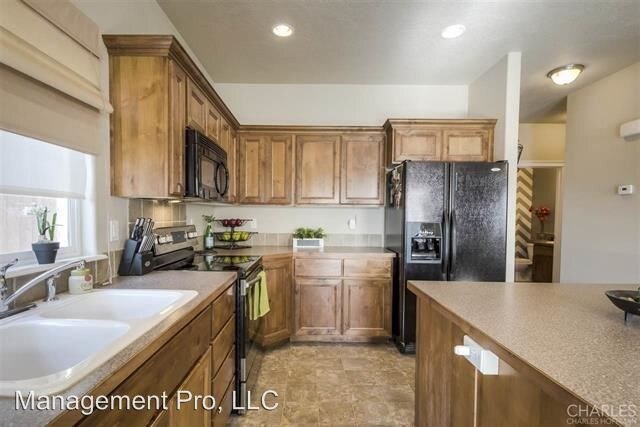 Building Photo - 3724 N McKinley Park Ave