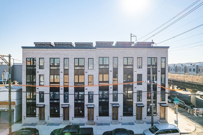 Photo - 2460 Dickinson St House