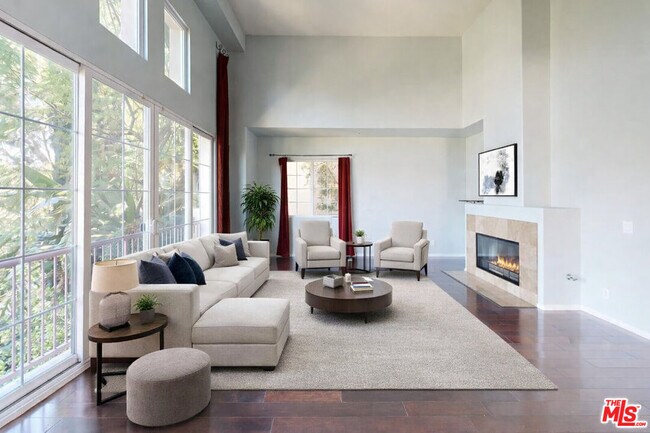 Foto del edificio - 5655 Como Cir