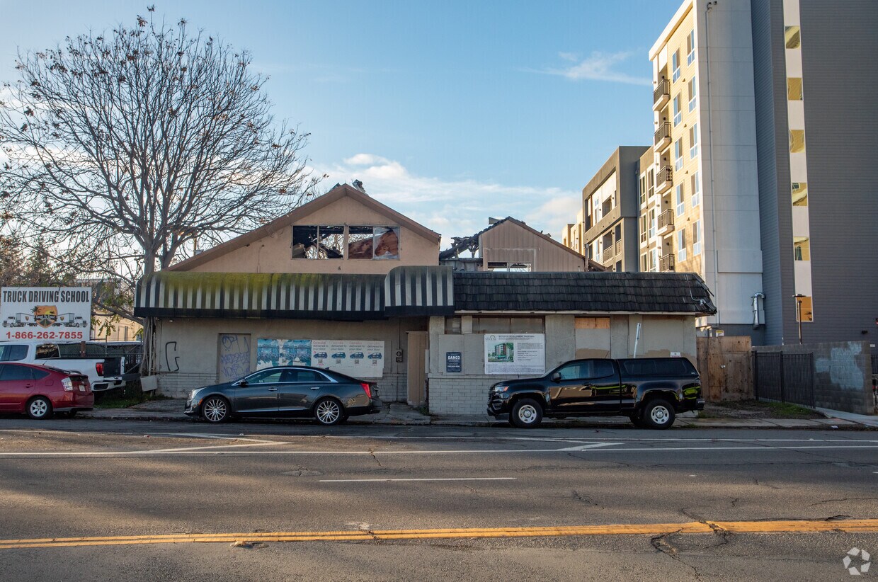 12-15-2021 Construction image - Mariposa Place