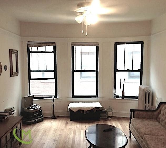 Building Photo - 1415 W SHERWIN Ave