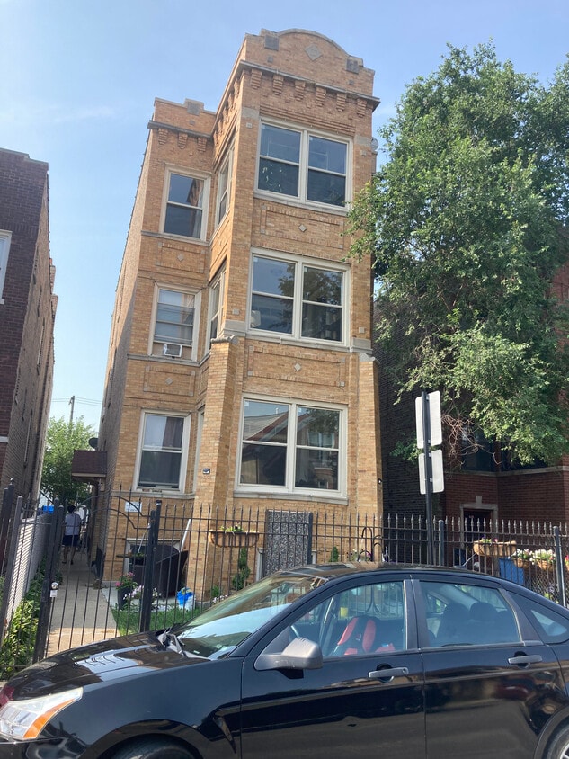 Front of Building - 3241 W Thomas St