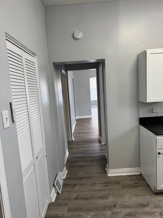 Foto del edificio - 11915 S Lowe Ave