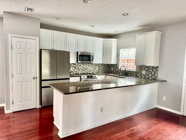 Foto del edificio - 749 Altaloma Ave