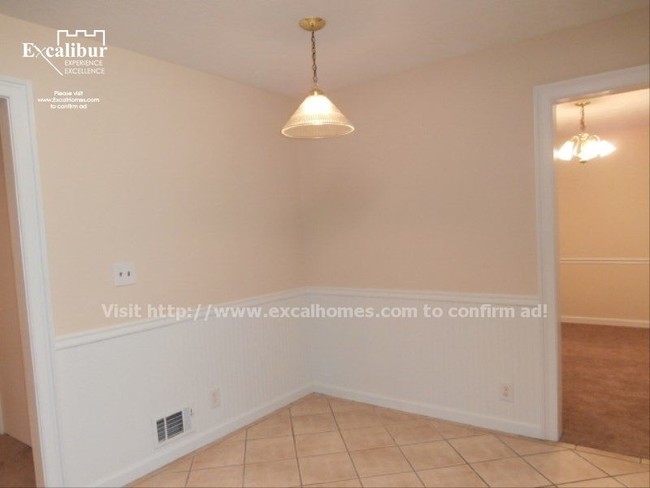 Building Photo - 1159 Lakeview Rd