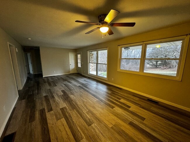 Building Photo - Country Living with a 3-Bedroom, 2-Bath Ho...