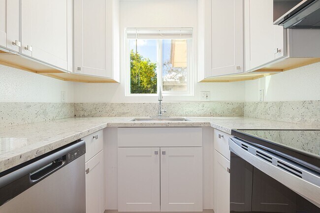 Foto del edificio - 1305 Sylvan Meadows Dr