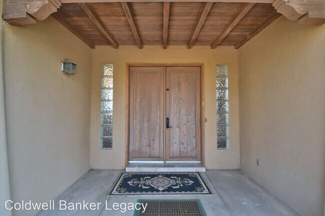 Building Photo - 4 br, 3 bath House - 11821 San Rafael NE