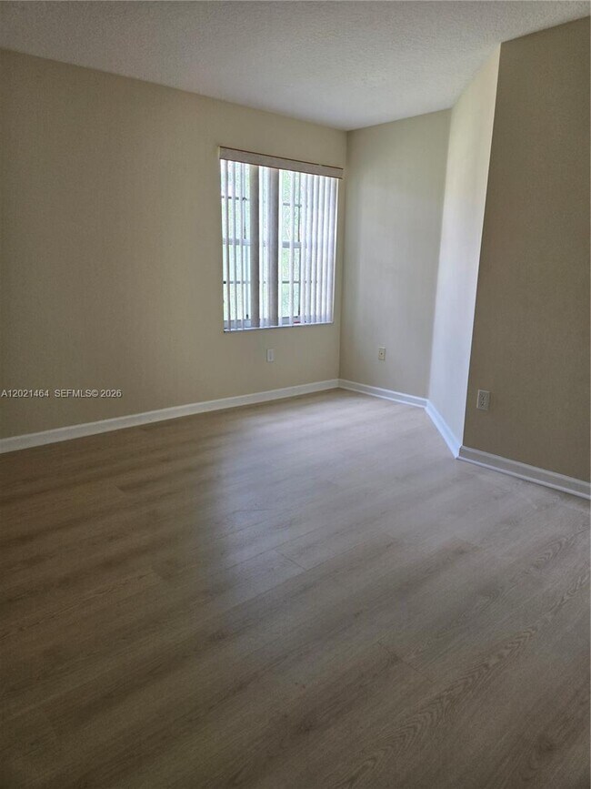 Building Photo - 2221 Sloane Pl