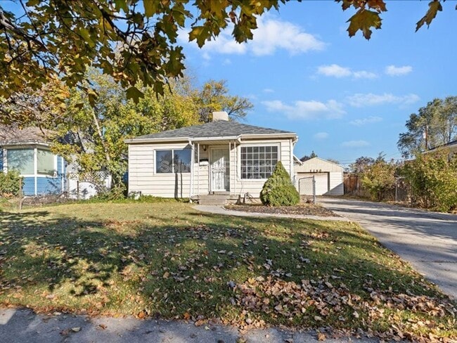 Building Photo - 1150 Simondi Ave