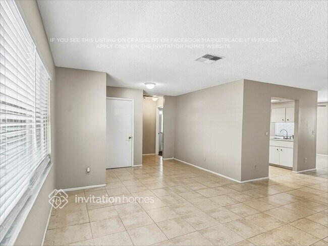 Foto del edificio - 4205 Gray Squirrel Ln