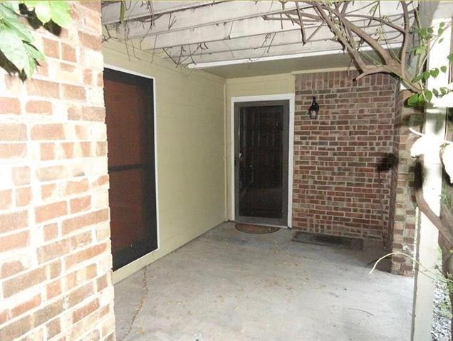 Foto del edificio - 2717 Meadowstone Ct