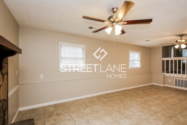 Building Photo - Charming 4 Bedroom in Lawrenceville!