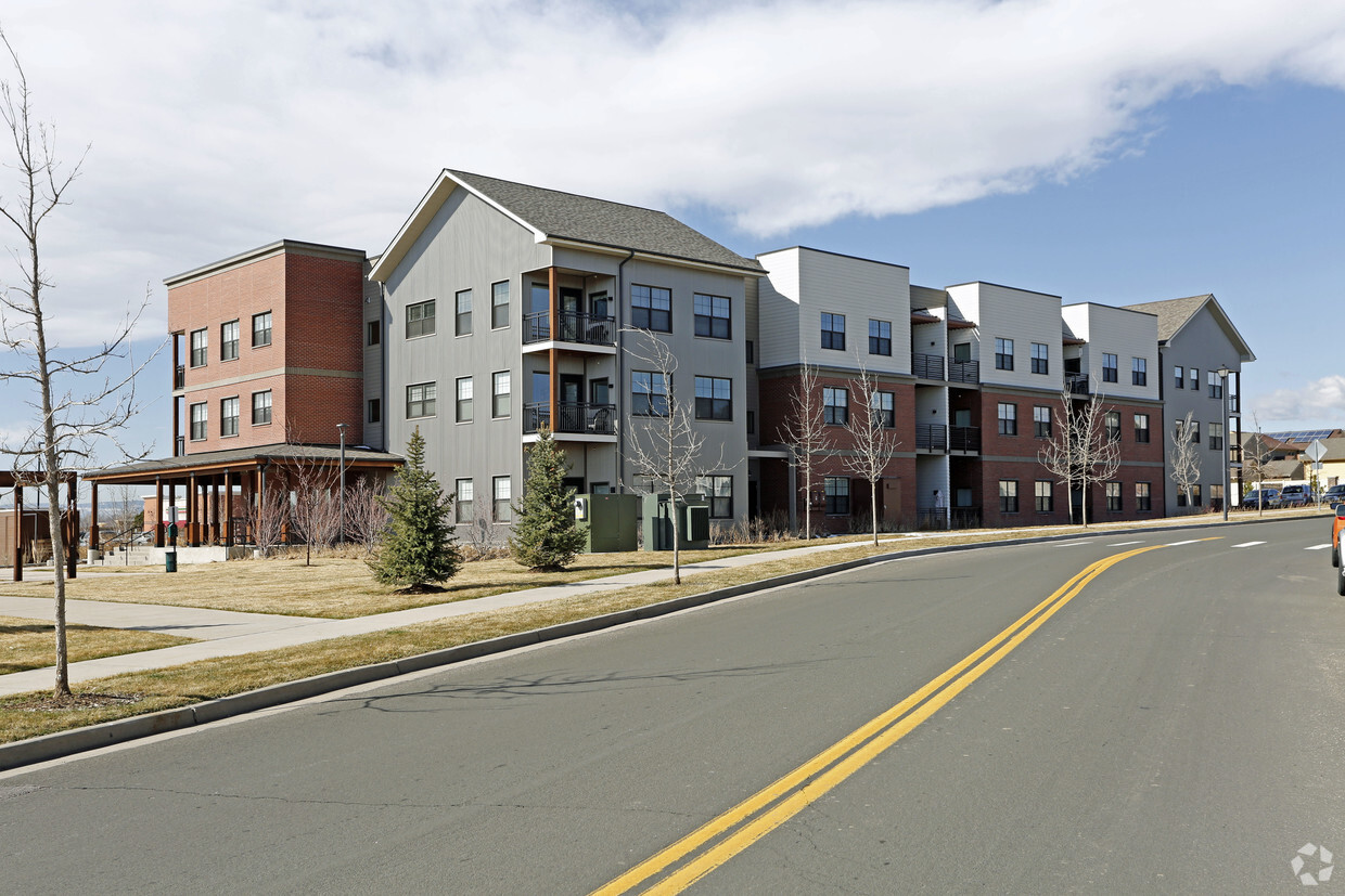 Foto del edificio - Hidden Lake Homes