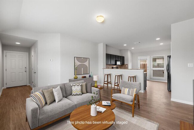 Foto del edificio - 13024 Tinker St