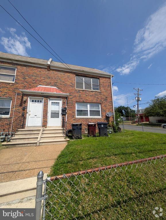 Building Photo - 2511 Carter St
