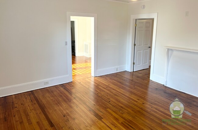 Building Photo - 25 W Main St