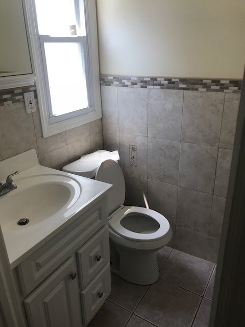 Foto del edificio - HOUSE FOR RENT