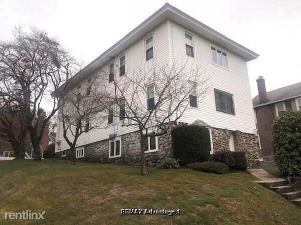 Building Photo - 3 br, 1 bath Apartment - 996 Pleasant St