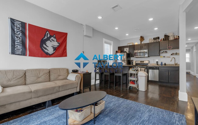 Building Photo - 9 Carmel St