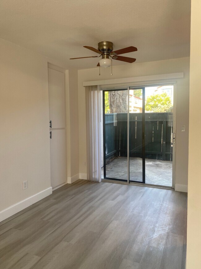 Foto del edificio - 8951 Jamacha Rd