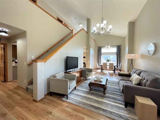 Foto del edificio - Stetson Hills Spacious Stunner! 4 bed, 3 bath, loft, and 3,100+sqft