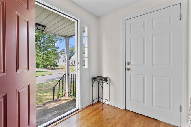 Foto del edificio - 214 Country Rd