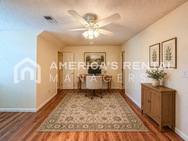 Foto del edificio - 1713 Savannah Park Ln