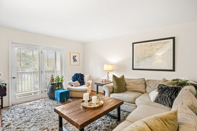 Building Photo - 103 N Bennett St