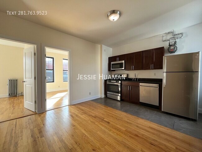 Building Photo - 207-209 West 11th Street -5DD