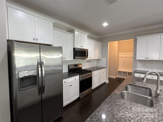 Foto del edificio - 1437 Bramblewood Dr