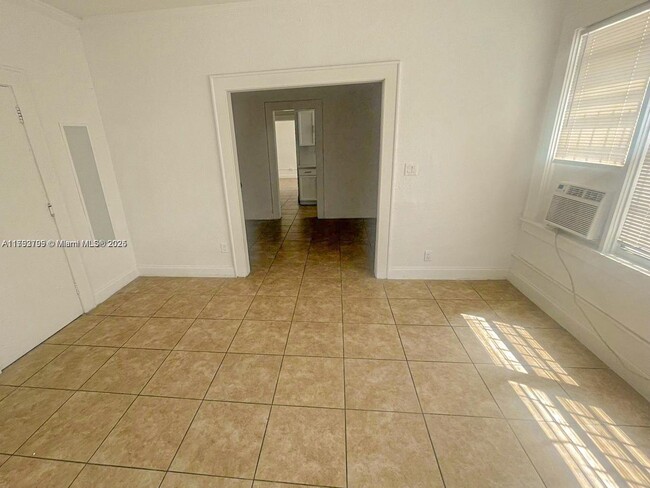Foto del edificio - 711 NW 1st St