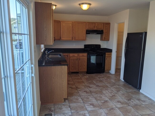 Building Photo - 3 Bedroom Townhouse For Rent in Charming Waynesboro, PA