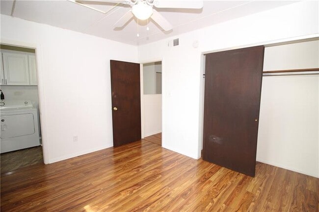 Bedroom 2 - 122 Rivermont Ct